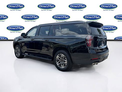 Used 2025 Chevrolet Suburban Z71 AWD/4WD image 5