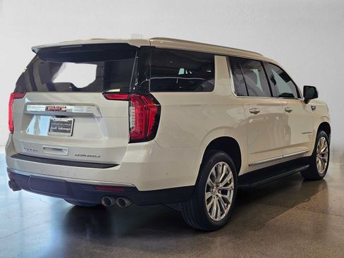 Used 2024 GMC Yukon XL Denali w/ Advanced Technology Package AWD/4WD image 3