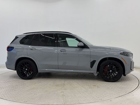Used 2024 BMW X5 xDrive40i w/ M Sport Package AWD/4WD image 8
