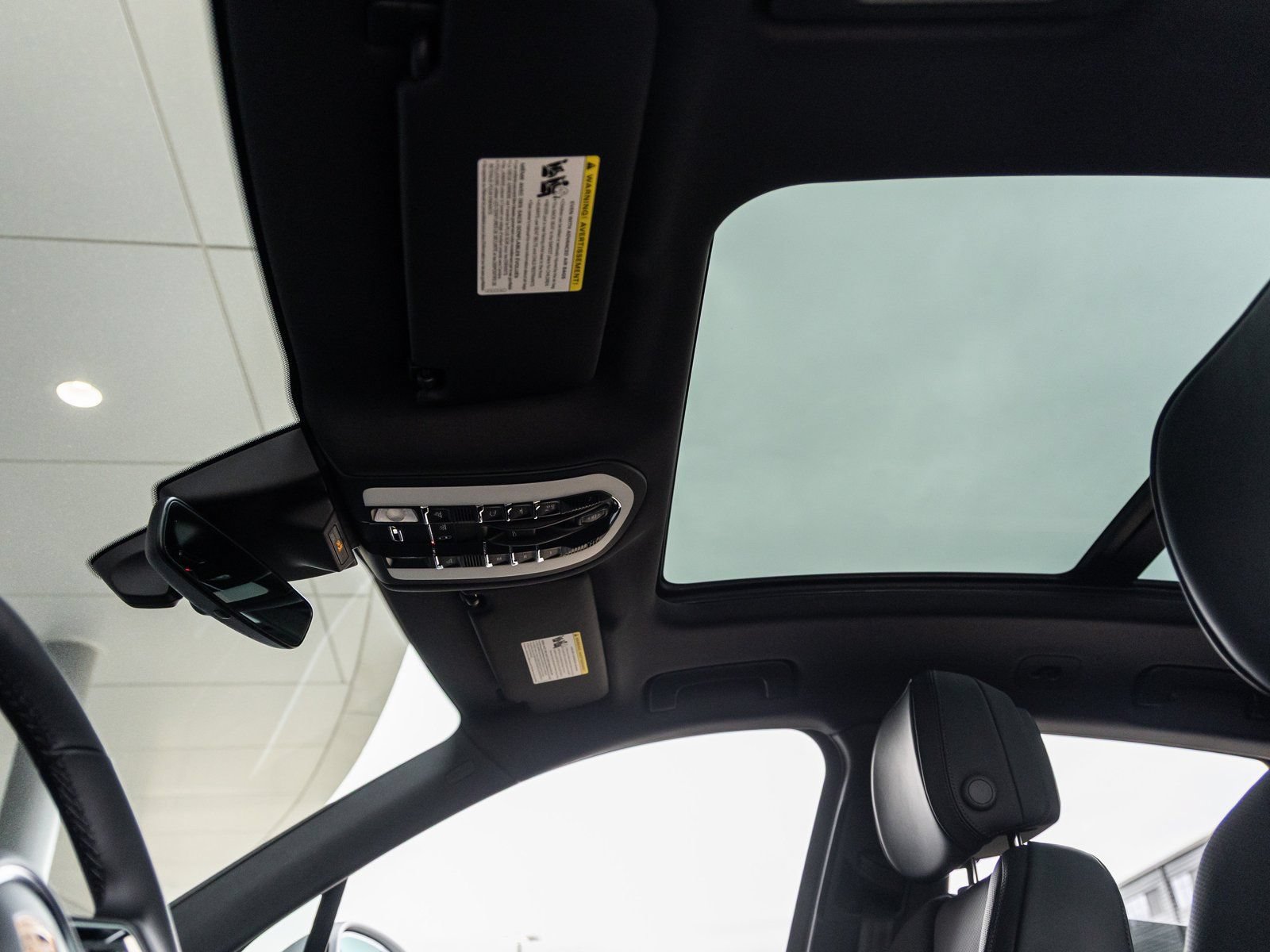 Certified 2026 Porsche Macan AWD/4WD image 22
