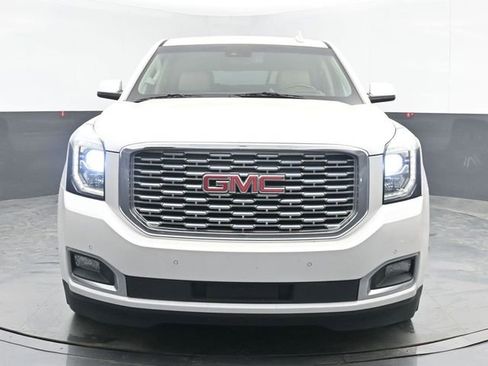 Used 2019 GMC Yukon XL Denali w/ Denali Ultimate Package image 3