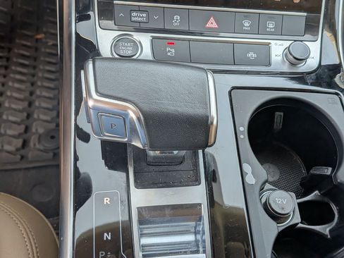 Used 2022 Audi Q8 Premium Plus w/ Premium Plus Package image 24