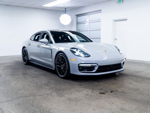 Used 2023 Porsche Panamera GTS image 27