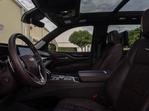 Used 2023 Cadillac Escalade V image 13