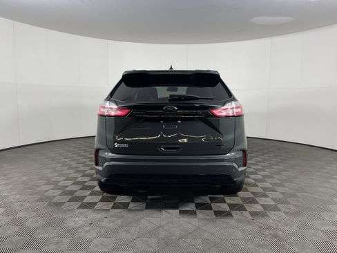 Used 2022 Ford Edge SE w/ Black Appearance Package image 4