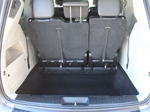 Used 2016 Dodge Grand Caravan SXT image 14