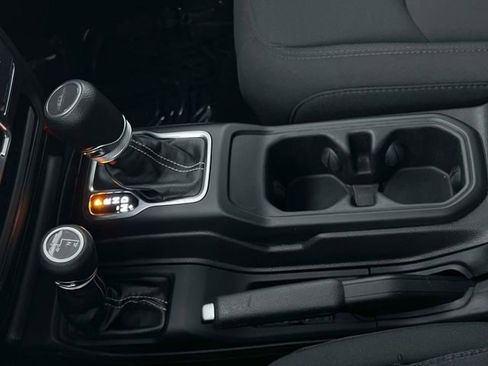 Used 2023 Jeep Gladiator Overland image 20