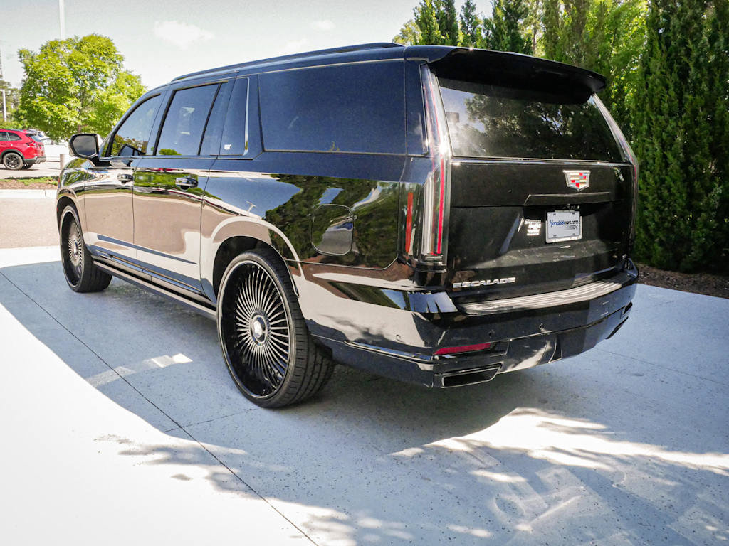 Used 2025 Cadillac Escalade ESV Sport w/ Touring Package AWD/4WD image 8