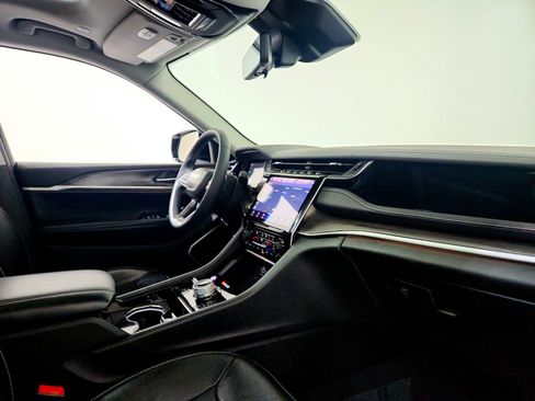 Used 2022 Jeep Grand Cherokee Limited 4xe w/ Luxury Tech Group II image 16