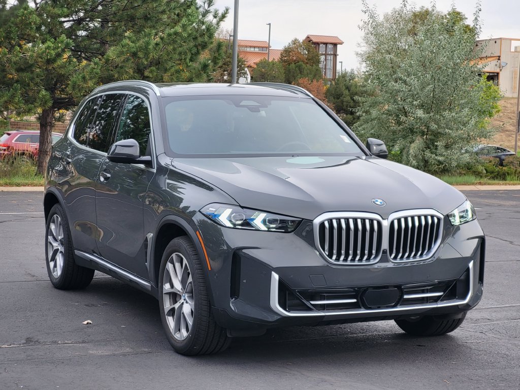 Used 2026 BMW X5 xDrive40i AWD/4WD image 3