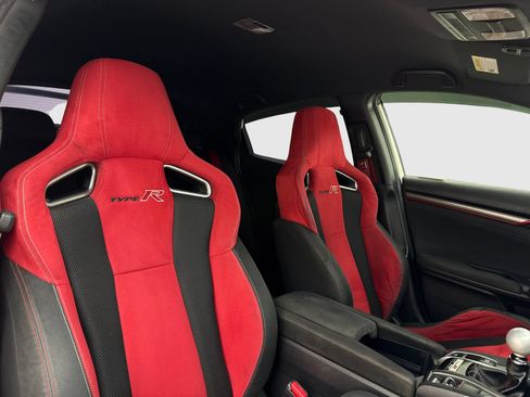 Used 2018 Honda Civic Type R image 39