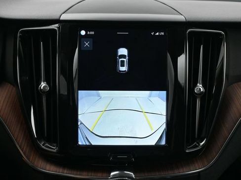 Used 2023 Volvo XC60 B5 Plus AWD/4WD image 21