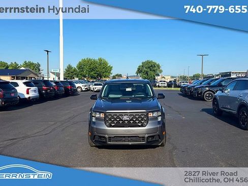 Used 2025 Ford Maverick XLT w/ XLT Luxury Package AWD/4WD image 2