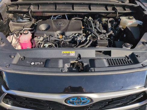 Used 2022 Toyota Highlander XLE FWD image 22