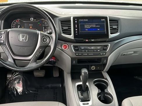 Used 2017 Honda Ridgeline RTL-T image 4