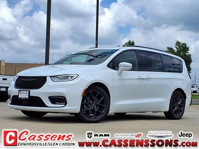Certified 2022 Chrysler Pacifica Limited w/ S Appearance Package