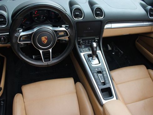 Used 2018 Porsche 718 Boxster image 33