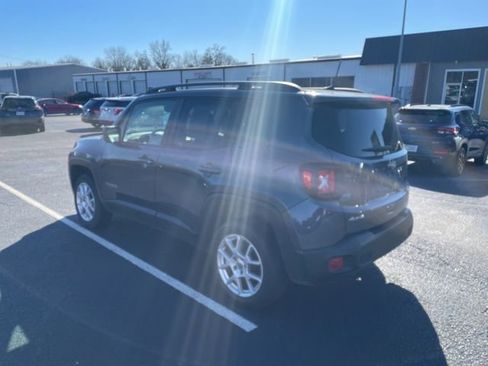 Used 2023 Jeep Renegade Latitude w/ Premium Group image 4