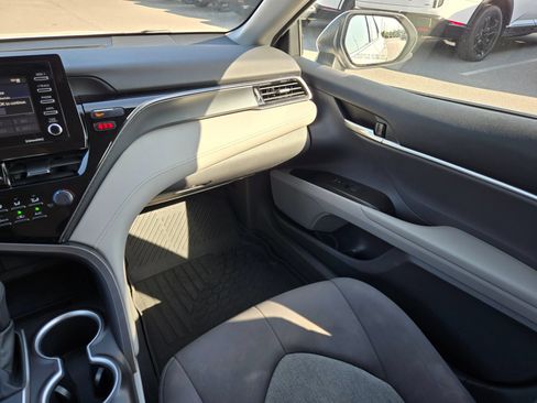 Used 2021 Toyota Camry LE FWD image 11