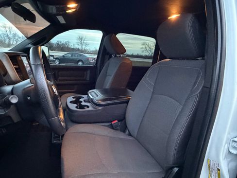 Used 2024 RAM 2500 Tradesman w/ Chrome Appearance Group image 14