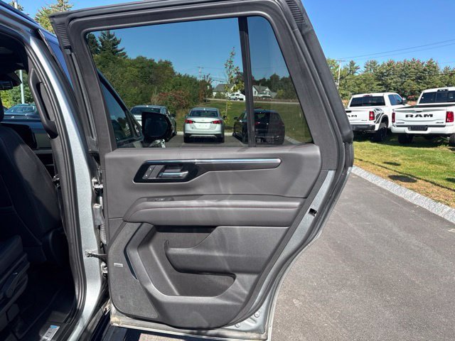 Used 2025 Chevrolet Tahoe RST w/ Comfort Package AWD/4WD image 12