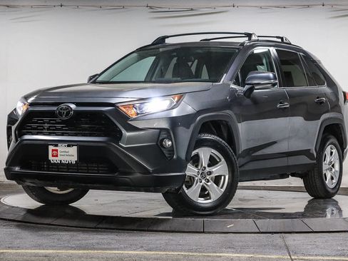 Certified 2019 Toyota RAV4 XLE w/ Convenience Package FWD image 1