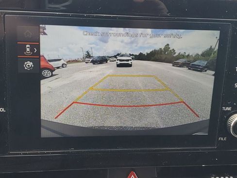 New 2025 Kia Sportage LX image 16