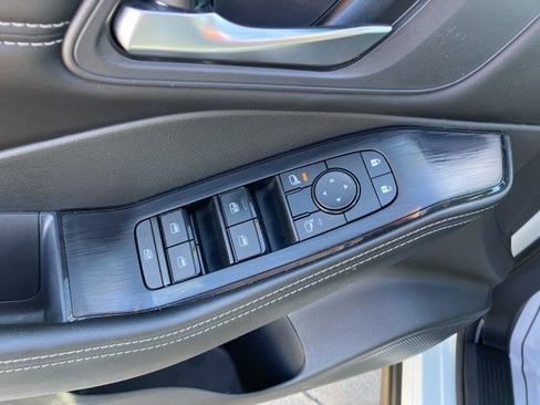 Used 2023 Nissan Rogue SV w/ SV Premium B Package image 11