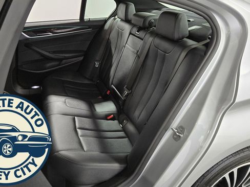 Used 2018 BMW 530i xDrive w/ Premium Package image 25