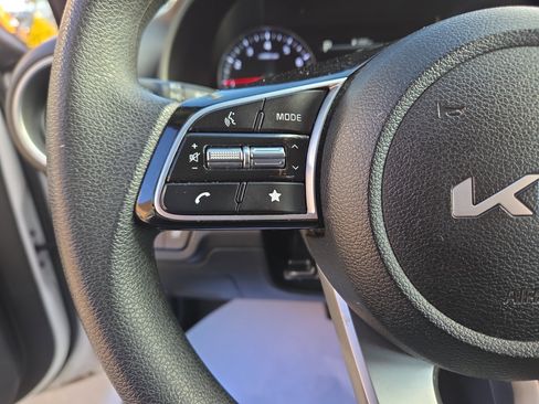 Used 2023 Kia Forte LXS image 17