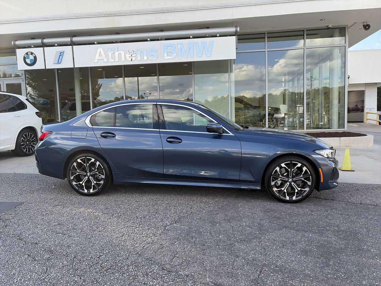 Used 2026 BMW 330i Sedan RWD image 9