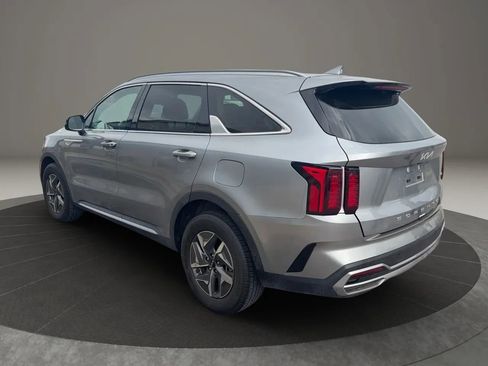 Used 2022 Kia Sorento EX image 4