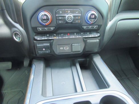 Used 2022 Chevrolet Silverado 1500 High Country w/ Technology Package AWD/4WD image 27