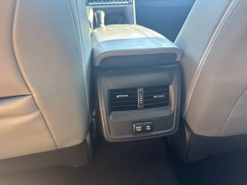 Used 2021 Toyota Avalon XLE w/ Moonroof Package FWD image 25