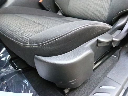 Used 2024 GMC Canyon Elevation w/ Convenience Package image 16