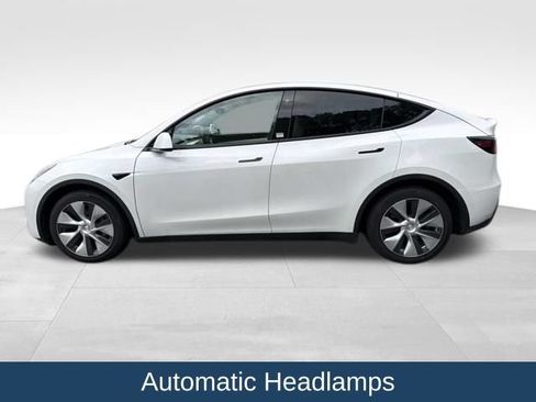 Used 2021 Tesla Model Y Long Range AWD/4WD image 7