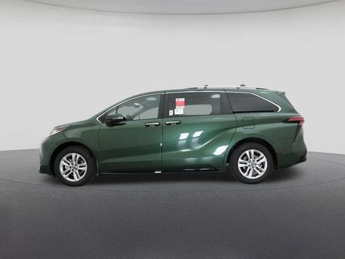 New 2026 Toyota Sienna Limited image 19