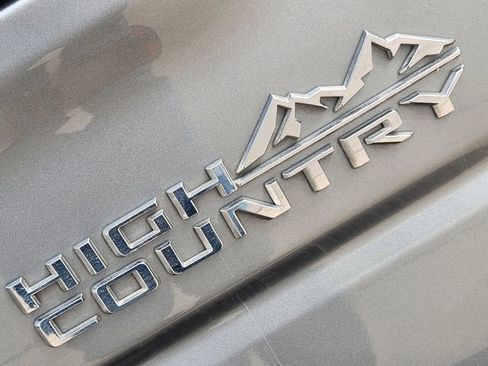 Used 2024 Chevrolet Silverado 1500 High Country w/ High Country Premium Package AWD/4WD image 12