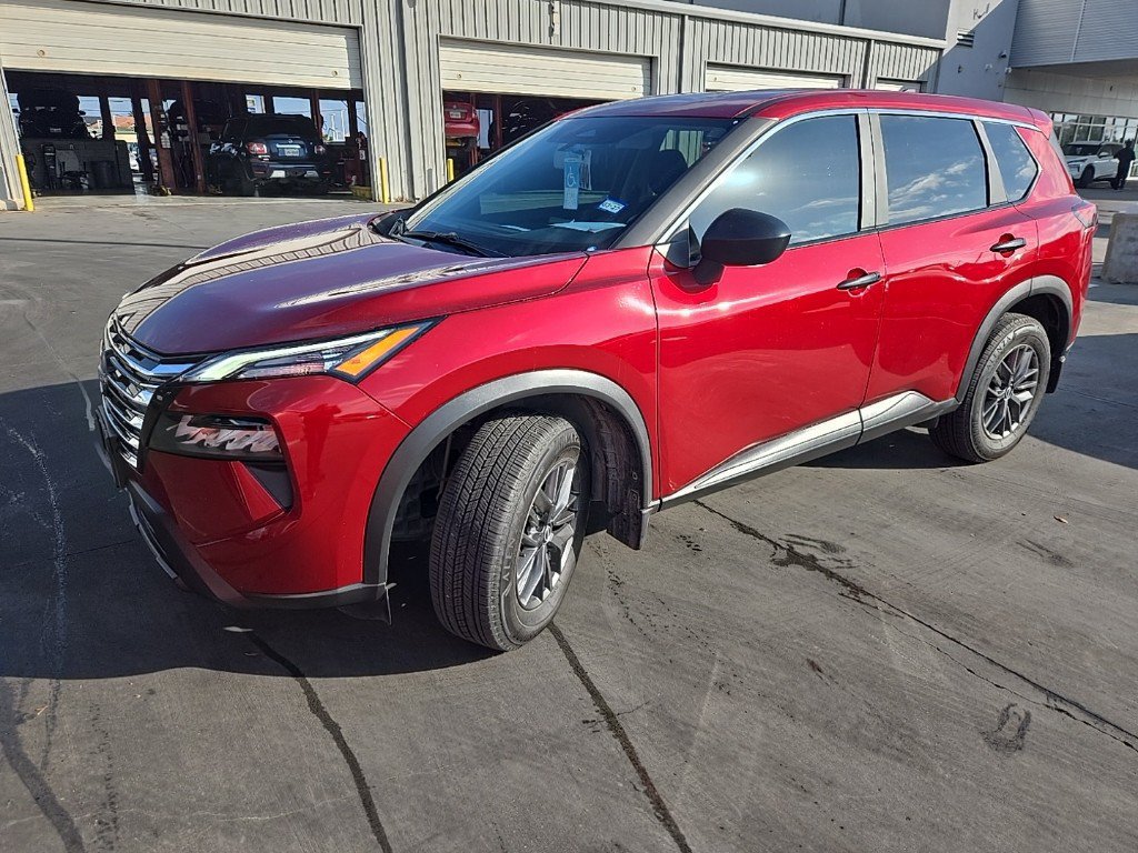 Used 2025 Nissan Rogue S FWD image 1