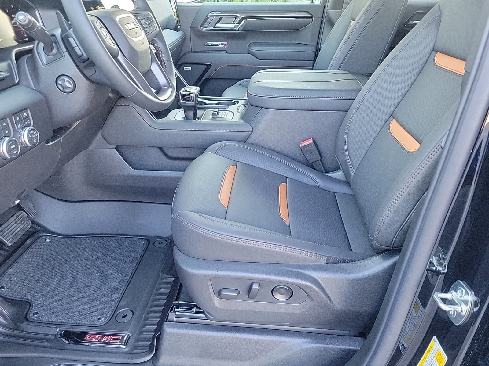 New 2026 GMC Sierra 1500 AT4 w/ AT4 Premium Package AWD/4WD image 11