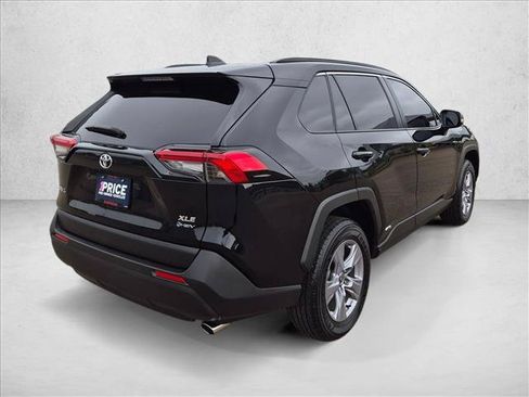 Used 2025 Toyota RAV4 XLE w/ Weather Package AWD/4WD image 5