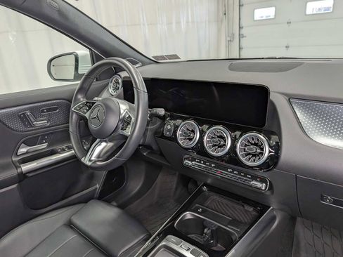 Certified 2025 Mercedes-Benz GLA 250 4MATIC image 39