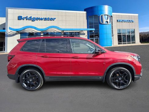 Used 2024 Honda Passport Black Edition image 7