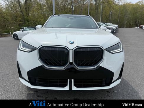 Used 2025 BMW X3 xDrive30 AWD/4WD image 3