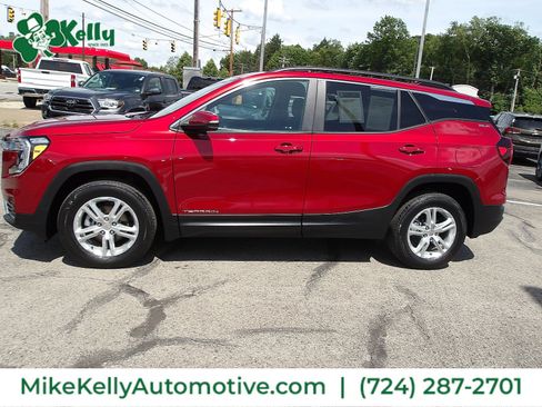 Used 2023 GMC Terrain SLE w/ Driver Convenience Package AWD/4WD image 4