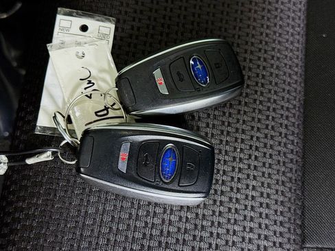 Certified 2025 Subaru Outback Premium w/ Popular Package #1 AWD/4WD image 34