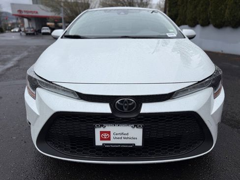 Certified 2022 Toyota Corolla LE image 3