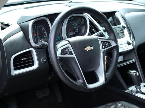 Used 2017 Chevrolet Equinox LT w/ Convenience Package image 2