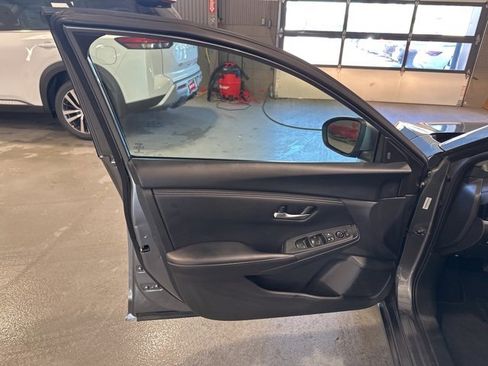 Certified 2024 Nissan Sentra SV image 17