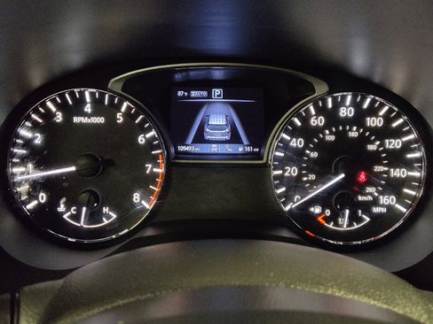 Used 2019 Nissan Pathfinder SL AWD/4WD image 23